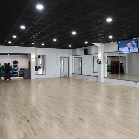 National Badminton Centre Lodge & Health Club Milton Keynes Exterior foto