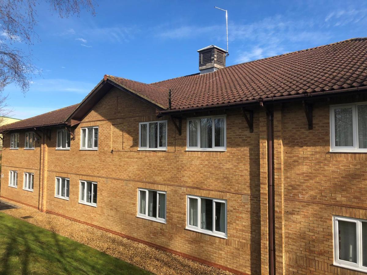 National Badminton Centre Lodge & Health Club Milton Keynes Exterior foto
